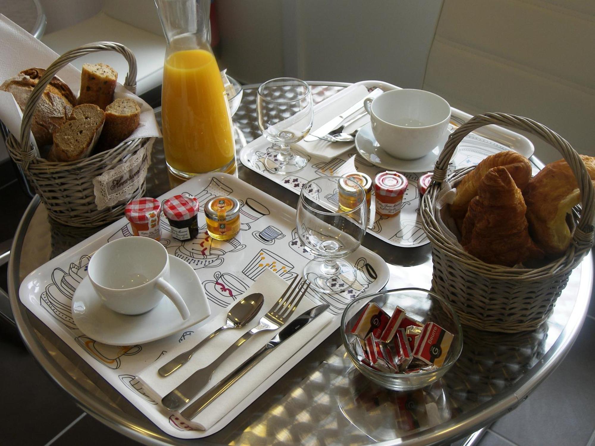 Hostellerie Del Matin Calme Montverdun Luaran gambar